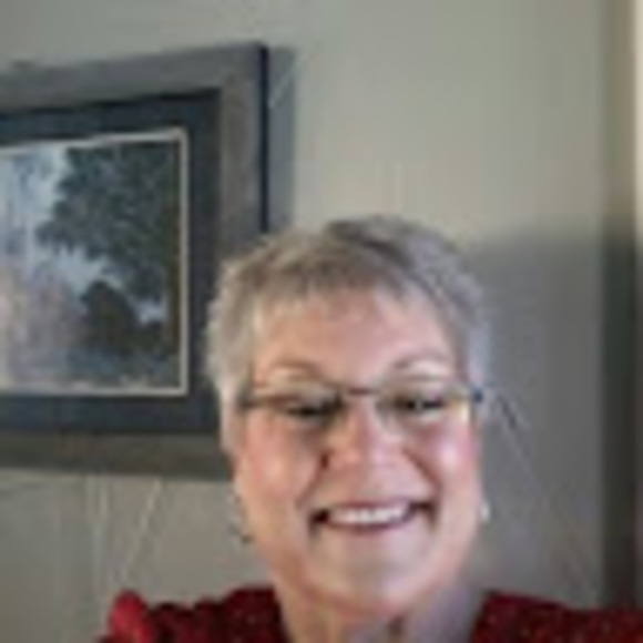 Meet your Posher, Cassandra - Picture 1 of 1